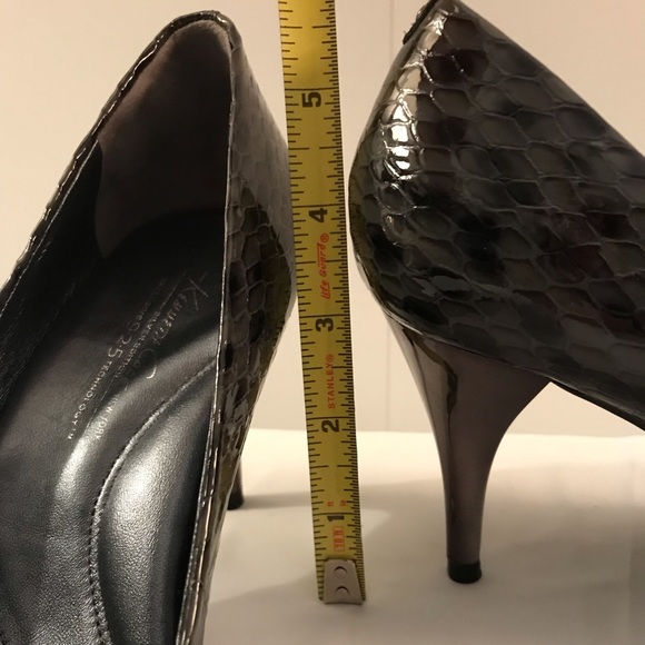 Kenneth Cole Pumps 7.5 - Picture 3 of 8
